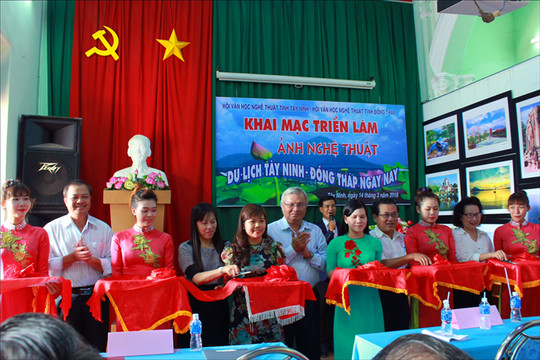 Chi Hội NSNA Tây Ninh - Đồng Tháp giao lưu và Triển lãm ảnh chào mừng kỷ niệm 65 năm ngày truyền thống Nhiếp ảnh Việt Nam
