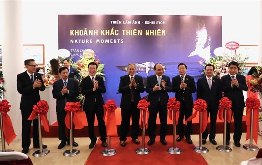 Khai mạc triển lãm “Khoảnh khắc thiên nhiên” của NSNA Trần Lam tại Hà Nội