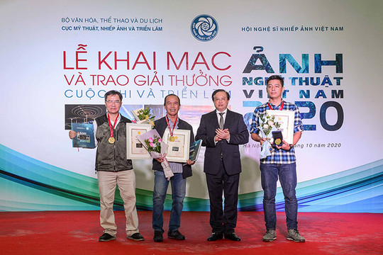 Khai mạc và trao giải cuộc thi và triển lãm Ảnh nghệ thuật Việt Nam năm 2020