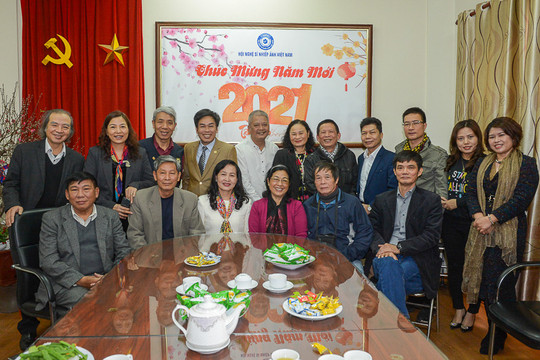 Gặp mặt cán bộ hưu trí Cơ quan Văn phòng Hội Nghệ sĩ Nhiếp ảnh Việt Nam