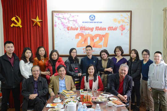 Gặp mặt đầu xuân cán bộ nhân viên Cơ quan Văn phòng Hội Nghệ sĩ Nhiếp ảnh Việt Nam