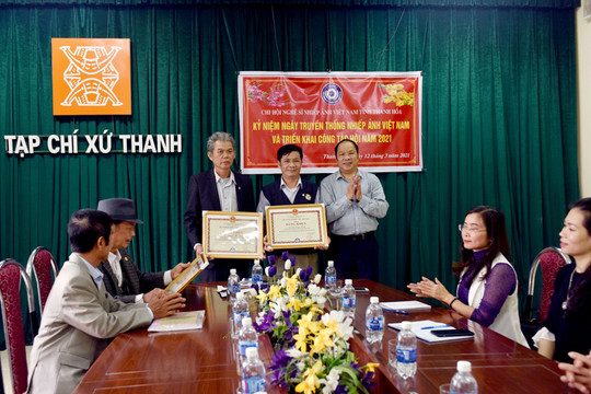 Chi hội NSNA Việt Nam tại Thanh Hóa tổ chức lễ kỷ niệm Ngày truyền thống Nhiếp ảnh Việt Nam và triển khai công tác Hội năm 2021