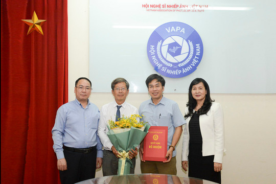 NSNA - NB Hồ Sỹ Minh và NSNA - NB Lê Nguyễn được bầu giữ chức vụ Phó Chủ tịch Hội Nghệ sĩ Nhiếp ảnh Việt Nam nhiệm kỳ 2020-2025