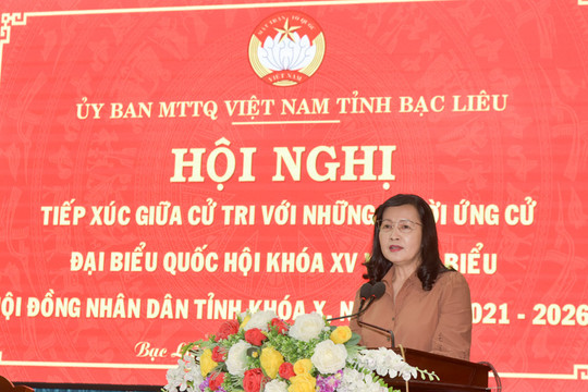 Nghệ sĩ Trần Thị Thu Đông cùng các ứng viên ĐBQH và HĐND tỉnh tiếp xúc cử tri tại tỉnh Bạc Liêu