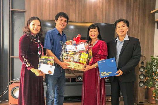 Lãnh đạo Hội Nghệ sĩ Nhiếp ảnh Việt Nam thăm, chúc Tết các nghệ sĩ nhiếp ảnh nhân dịp Xuân Nhâm Dần 2022