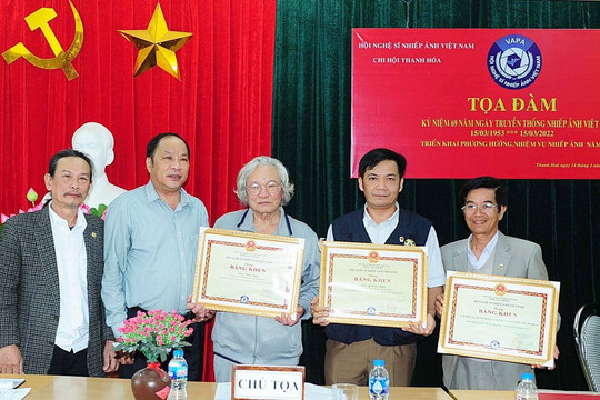 Chi hội Thanh Hóa tổ chức Lễ kỷ niệm 69 năm Ngày truyền thống Nhiếp ảnh Việt Nam và triển khai phương hướng, nhiệm vụ Nhiếp ảnh năm 2022