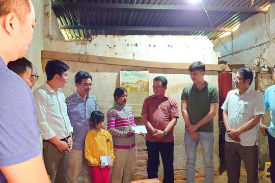 Viện IMRIC và Tạp chí Nhiếp ảnh và Đời sống trao quà người dân có hoàn cảnh khó khăn tại xã Đăk R'Tíh, tỉnh Đắk Nông