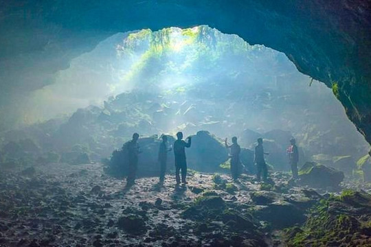 Khám phá hang động núi lửa đẹp nhất Đông Nam Á đang “ẩn mình” tại Đắk Nông