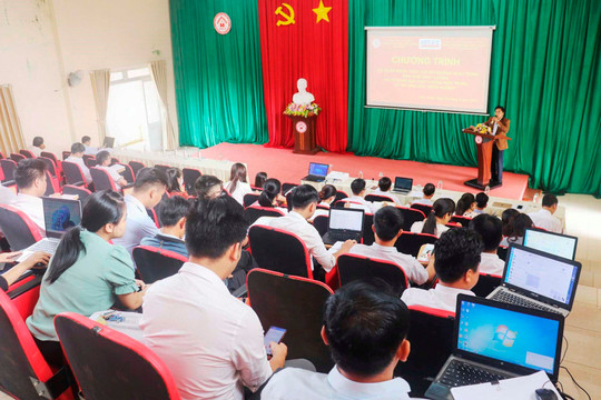 Trường Cao đẳng cộng Đồng Đắk Nông tổ chức tập huấn khóa đào tạo “xây dựng hệ thống bảo đảm chất lượng và tự đánh giá chất lượng cơ sở giáo dục nghề nghiệp”