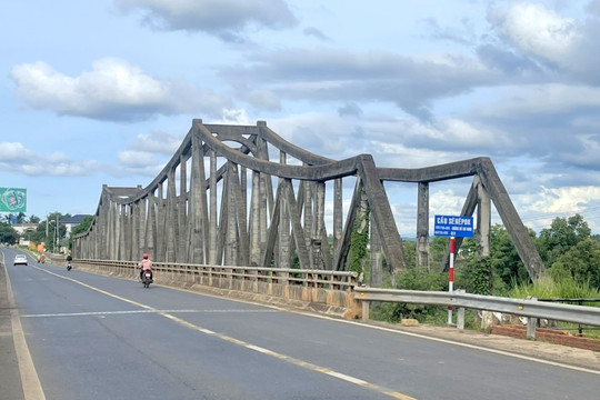 Có một cây cầu Long Biên trên đất Tây Nguyên