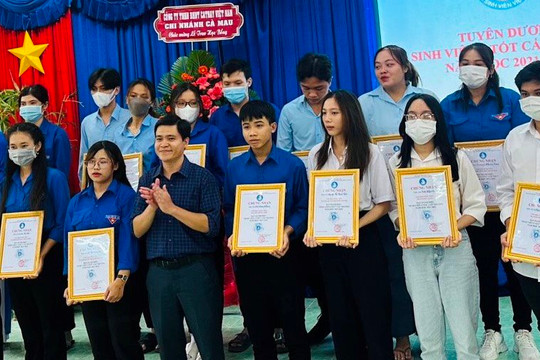 Cà Mau: Kỷ niệm ngày truyền thống HSSV và Hội sinh viên Việt Nam