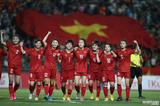 Những khoảnh khắc xúc động bóng đá nữ Việt Nam viết nên trang sử mới ở SEA Games