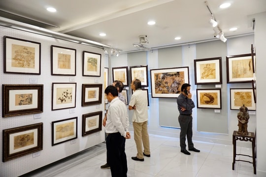Triển lãm bộ sưu tập tranh của danh hoạ Nguyễn Gia Trí