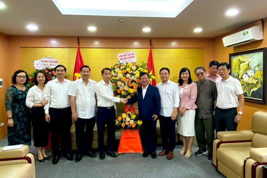 Liên hiệp các Hội Văn học Nghệ thuật Việt Nam chúc mừng Ngày truyền thống ngành Tuyên giáo của Đảng