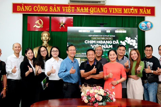 Gặp gỡ báo chí thông tin về Cuộc thi và Triển lãm ảnh “Chim hoang dã Việt Nam”