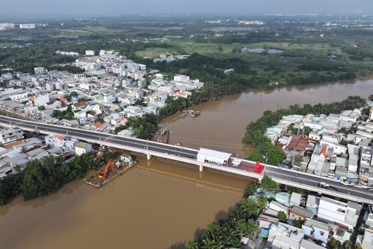 TP. HCM: Sau hơn 22 năm thực hiện, cầu Long Kiểng được thông xe