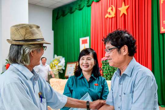 Đại biểu Quốc hội Nguyễn Huy Thái và Trần Thị Thu Đông tiếp xúc cử tri tỉnh Bạc Liêu