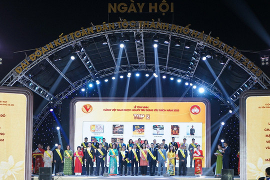 VISSAN vinh dự đón nhận danh hiệu "Hàng Việt Nam Được Người Tiêu Dùng Yêu thích" Năm 2023