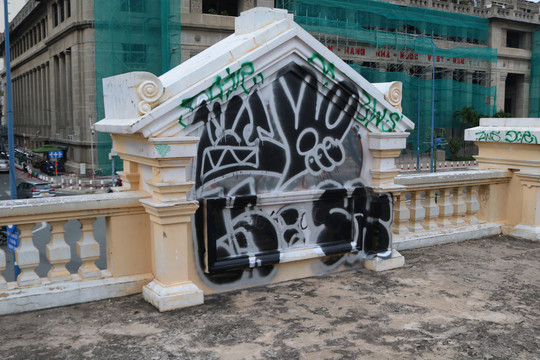 Graffiti - nghệ thuật hay phá hoại? 