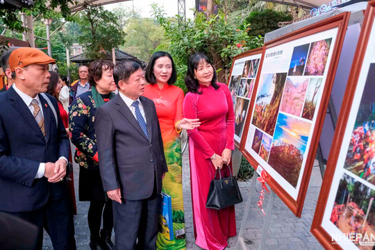 Khai mạc triển lãm và trao giải Cuộc thi ảnh nghệ thuật “Yên Bái - Nơi hội tụ sắc màu Tây Bắc” năm 2023
