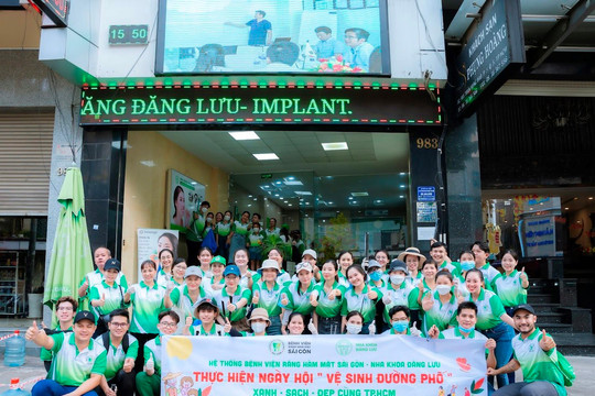 Bệnh viện răng hàm mặt Sài Gòn tham gia nhặt rác, bảo vệ môi trường TP.HCM 