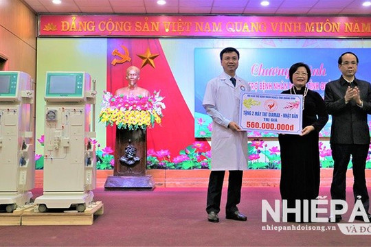Hội Bảo trợ bệnh nhân nghèo tỉnh Quảng Bình trao tặng 2 máy chạy thận trị giá gần 600 triệu đồng