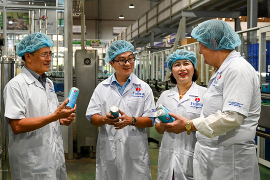 Những hình ảnh nhà máy sản xuất nước I-on kiềm Fujiwa của nữ doanh nhân Ngô Thị Thu Thủy