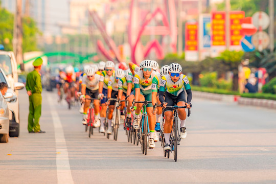 Giải xe đạp cúp truyền hình TP.HCM qua Hà Tĩnh