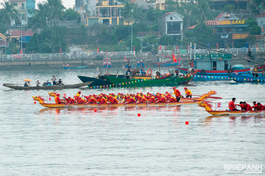 Khai mạc giải Đua thuyền truyền thống vô địch quốc gia năm 2024 tại Quảng Bình