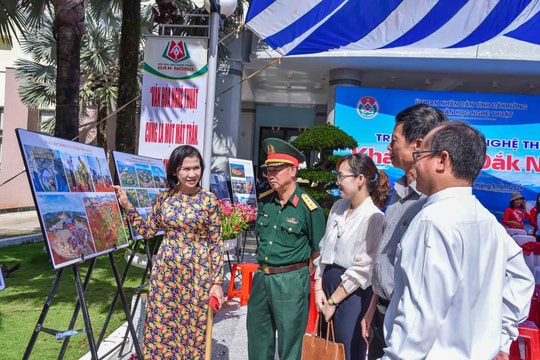 Đắk Nông khai mạc Triển lãm ảnh nghệ thuật chủ đề “Khát vọng Đắk Nông”
