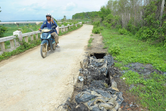 Kon Tum: Hàng chục tấm đan bê tông
cốt thép bị mất cắp
