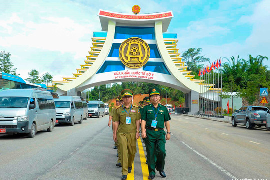 Tăng cường hợp tác giữa các sĩ quan trẻ lực lượng An ninh, Cảnh sát Lào và Biên phòng Việt Nam

