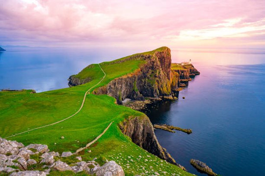 Khám phá vẻ đẹp "mê hồn" của hòn đảo ở Scotland