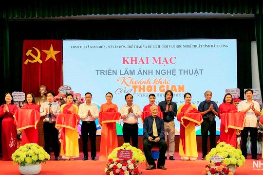 Khai mạc triển lãm và ra mắt sách của nghệ sĩ nhiếp ảnh lớn tuổi nhất Việt Nam (109 tuổi)