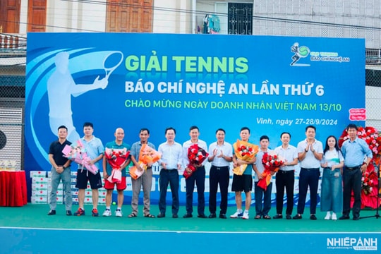 Giải Tennis báo chí Nghệ An hướng về Ngày Doanh nhân Việt Nam (13/10) thu hút 300 VĐV 