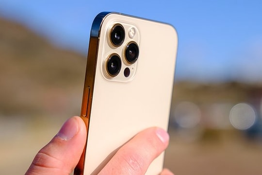 iPhone 12 Pro Max: Lựa chọn hợp lý trong thời điểm hiện tại