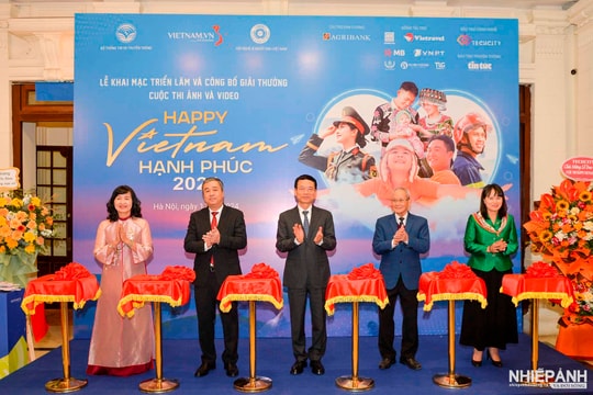Khai mạc triển lãm và trao giải Cuộc thi “Việt Nam hạnh phúc - Happy Vietnam 2024”