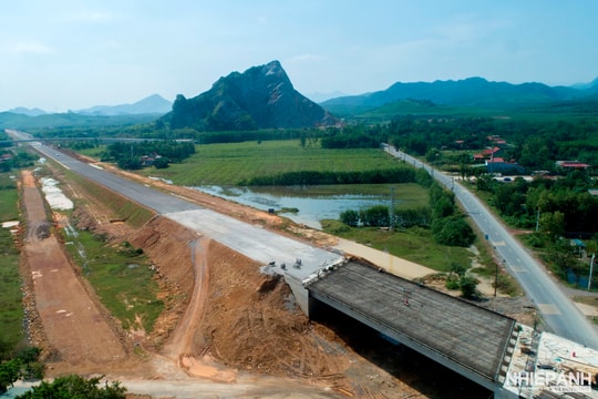 [Ảnh] Cao tốc Bắc - Nam phía Đông qua tỉnh Quảng Bình sau 20 tháng thi công