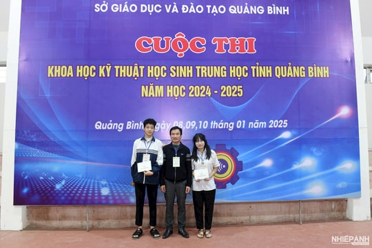 Học sinh trường THPT Hoàng Hoa Thám đoạt giải Nhì tại Cuộc thi Khoa học Kỹ thuật cấp tỉnh

