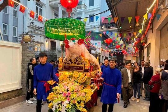 Lễ hội rước "ông lợn" độc đáo tại La Phù: Nét đẹp văn hóa tâm linh đầu Xuân Ất Tỵ 2025