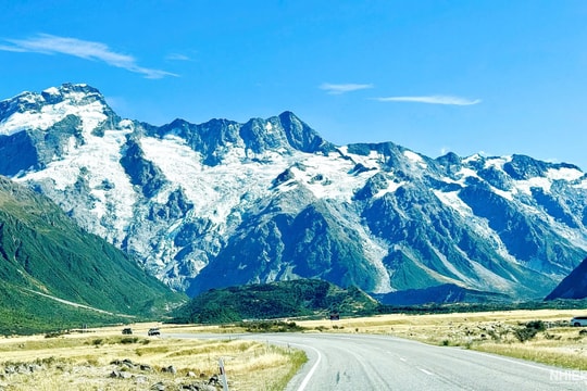 Christchurch đến Mt Cook 
HÀNH TRÌNH QUA NHỮNG MẢNG MÀU KỲ DIỆU Ở ĐẢO NAM NEW ZEALAND QUA ỐNG KÍNH
