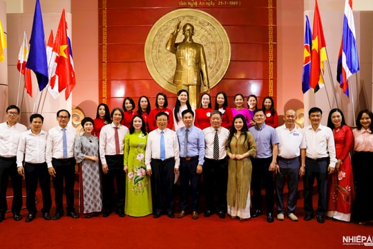 Triển lãm ảnh về các nước ASEAN tại Nghệ An