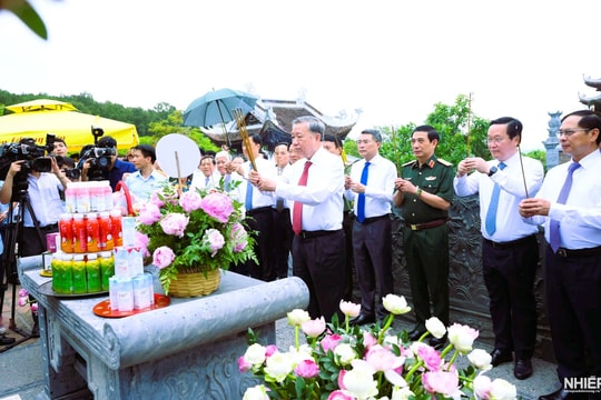Tổng Bí thư Tô Lâm dâng hương tưởng niệm Chủ tịch Hồ Chí Minh tại Khu Di tích Kim Liên