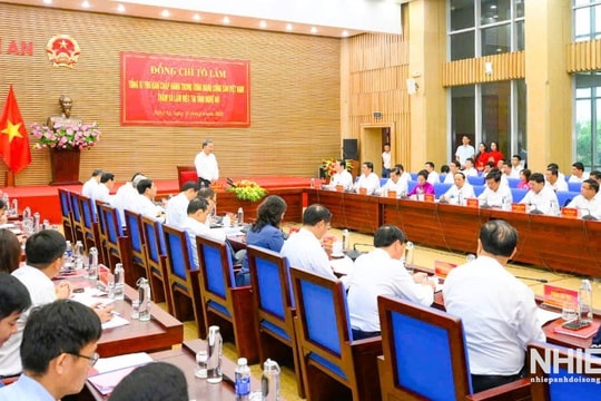 TỔNG BÍ THƯ TÔ LÂM LÀM 
VIỆC VỚI BAN THƯỜNG VỤ TỈNH ỦY NGHỆ AN
