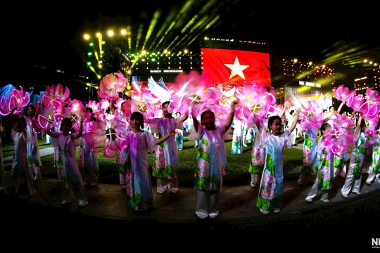 NGHỆ AN CHƯƠNG TRÌNH 
 “TỪ LÀNG SEN ĐẾN THÀNH PHỐ HỒ CHÍ MINH” 
VÀ BẾ MẠC LỄ HỘI LÀNG SEN NĂM 2025

