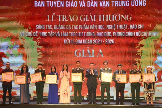 Trao Giải thưởng sáng tác, quảng bá tác phẩm văn học, nghệ thuật, báo chí về học tập và làm theo Bác