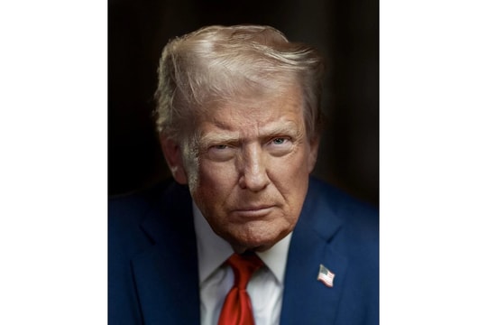 Nhà Trắng công bố ảnh chân dung mới của Tổng thống Trump