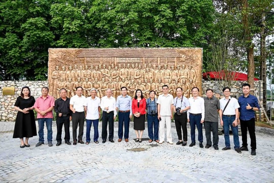 Tạp chí Nhiếp ảnh và Đời sống về nguồn tại Thái Nguyên: Kỷ niệm 100 năm Ngày Báo chí Cách mạng Việt Nam