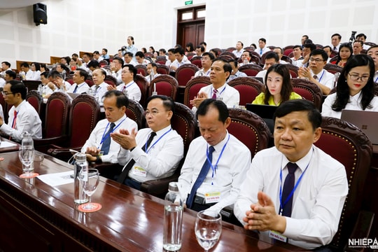 KHAI MẠC KỲ HỌP THỨ 31
HĐND tỉnh Nghệ An khóa XVIII
        Nhiệm kỳ 2021-2026
