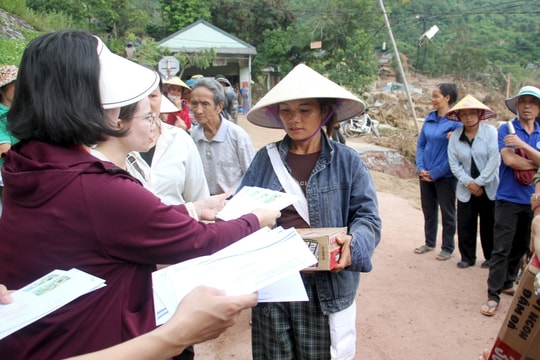 HƯỚNG VỀ MIỀN TÂY NGHỆ AN
CẦN LẮM “NHỮNG TẤM LÒNG NHÂN ÁI”

